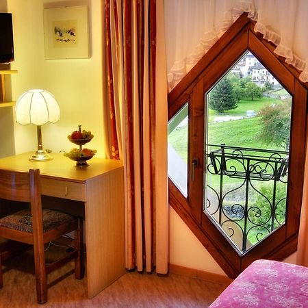 Albergo Miramonti Раби Екстериор снимка