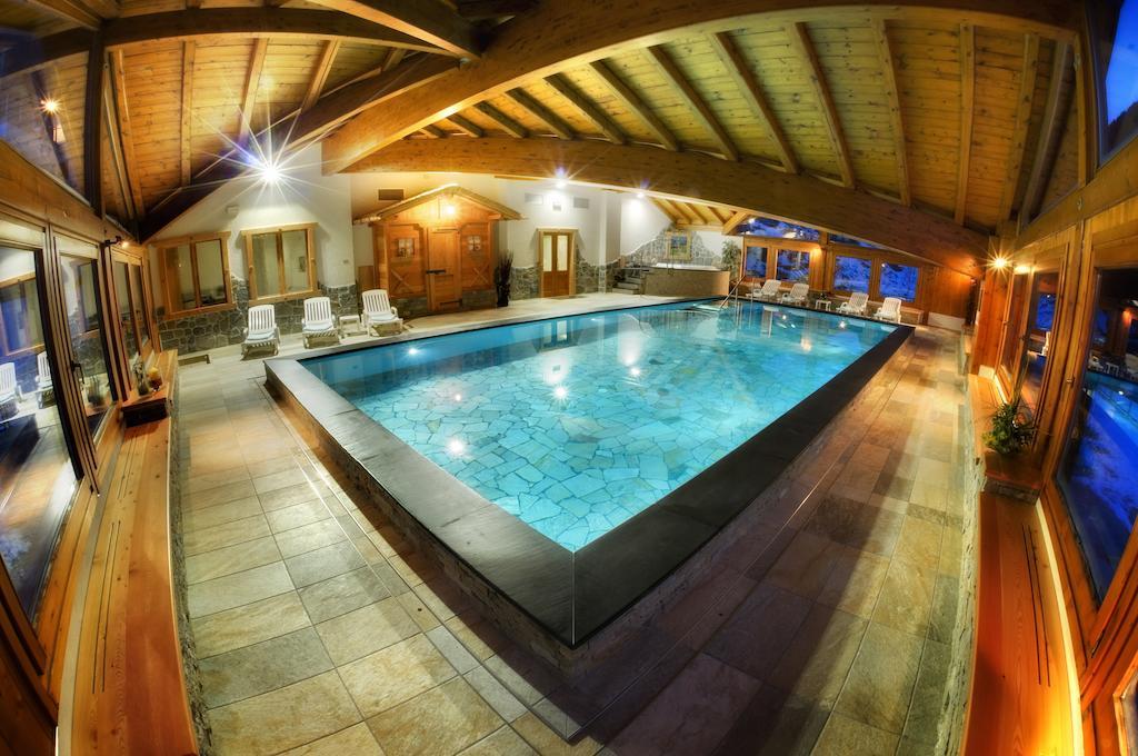 Albergo Miramonti Раби Екстериор снимка