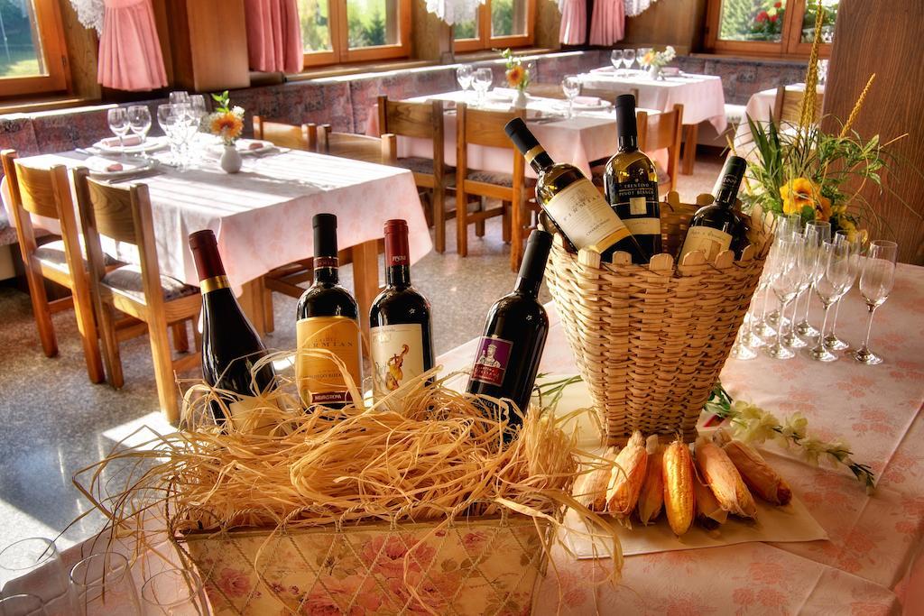 Albergo Miramonti Раби Екстериор снимка