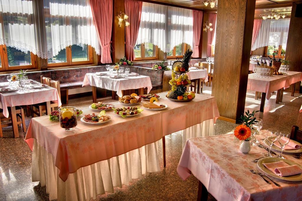 Albergo Miramonti Раби Екстериор снимка